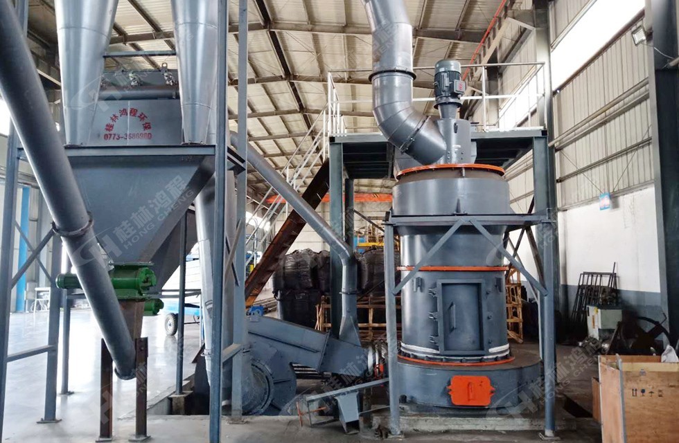 五氧化二礬R3220雷蒙磨粉機河南安陽客戶干凈整潔無法車間 產量達3噸 五氧化二礬R3220雷蒙磨粉機河南安陽客戶干凈整潔無法車間 產量達3噸