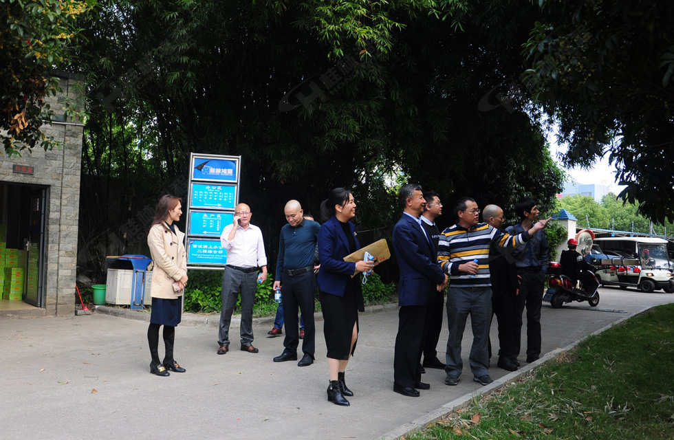 廣西塑料行業協會一行蒞臨桂林鴻程參觀指導！