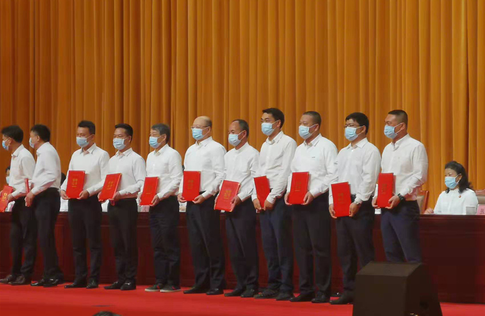 實(shí)力彰顯！全市工業(yè)振興大會(huì)召開，桂林鴻程斬獲多項(xiàng)榮譽(yù)