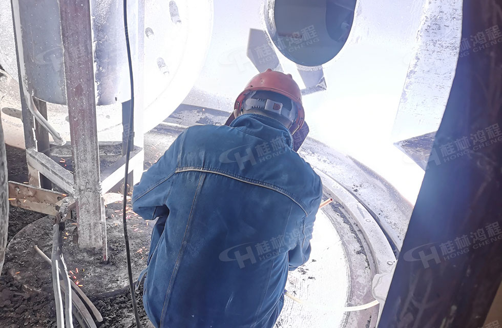 點(diǎn)贊！鴻程榜樣！無(wú)懼炙烤，追求卓越，實(shí)現(xiàn)服務(wù)“超預(yù)期”